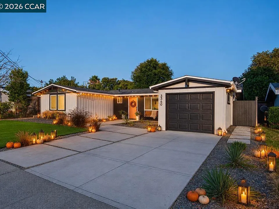 3360 Esperanza Dr