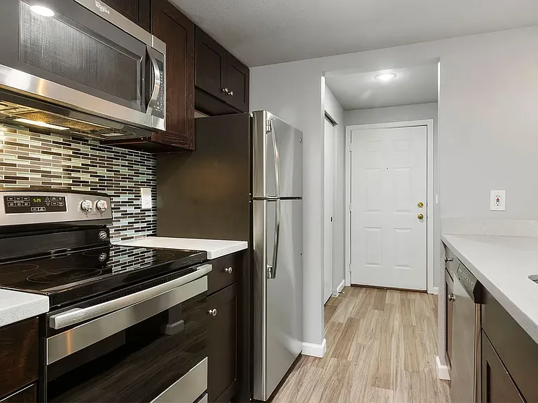 1158 N 91st St — Photo 35