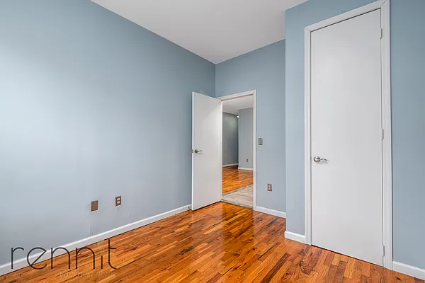 Rented by Rennit Inc. | media 21