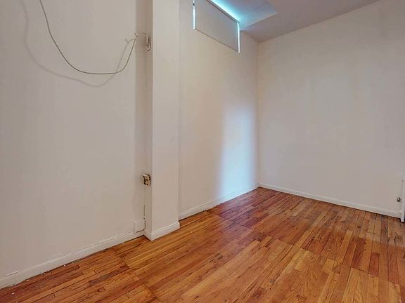 5th image of 232 E 74th St #B5