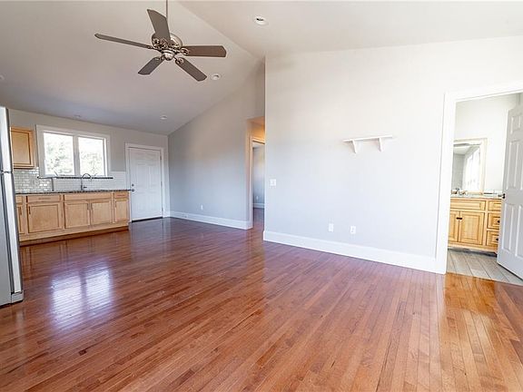 4th image of 1580 Main St Unit 1