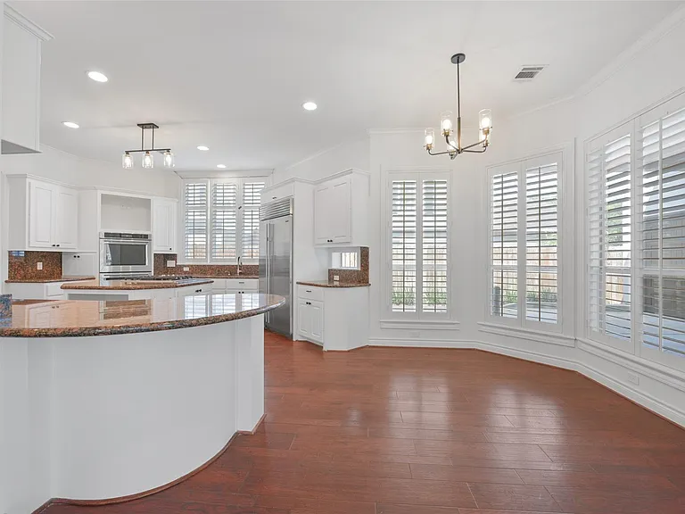 3724 Wroxton Rd — Photo 13
