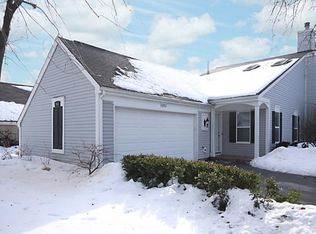 1052 Devonshire Ave, Naperville, IL 60540