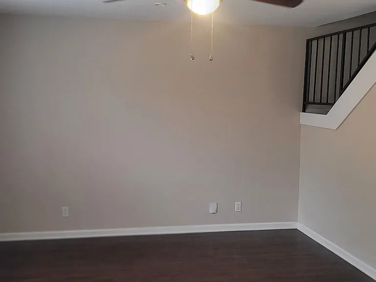 403 Indigo St — Photo 2