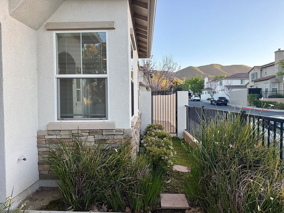 1st image of 62 Secret Hollow Ln