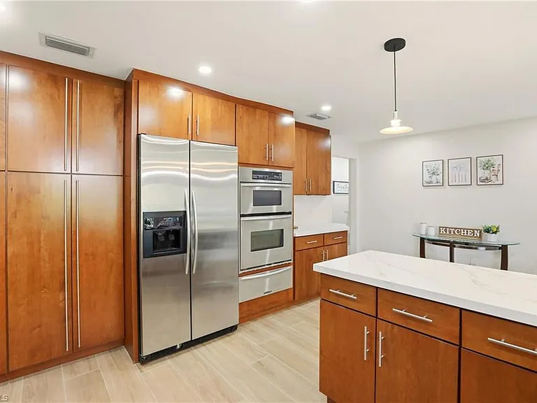 339 Landmark St — Photo 16