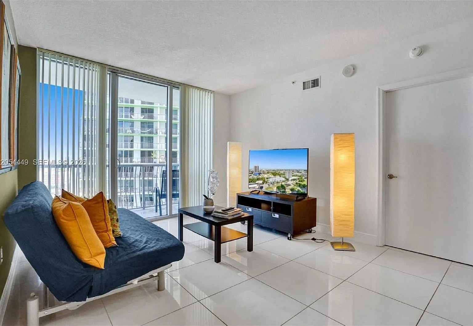 Opera Tower Condo — Photo 2