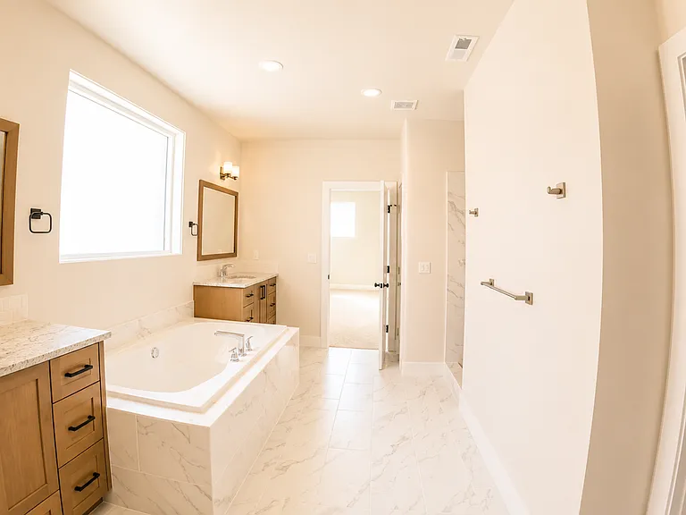 5608 S Rosalia Way — Photo 16