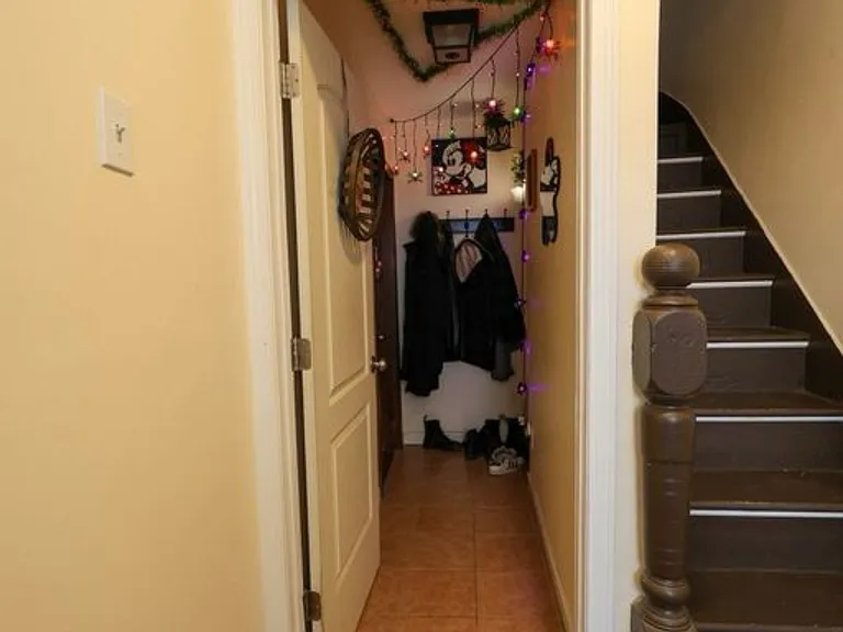 10 Wordsworth St #1 — Photo 1