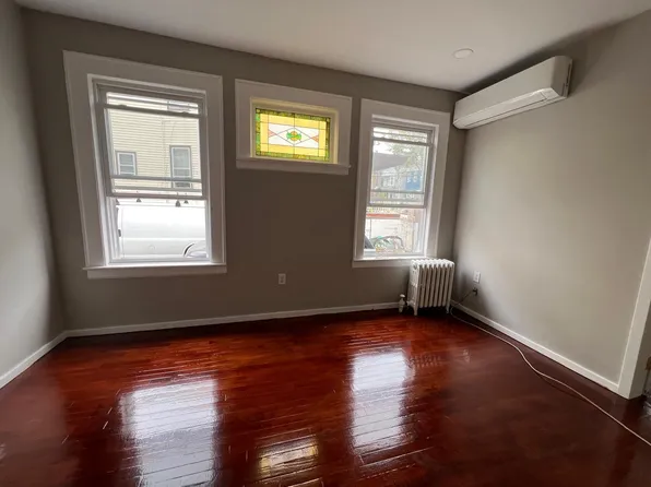 102 Lexington Avenue image 1 of 10