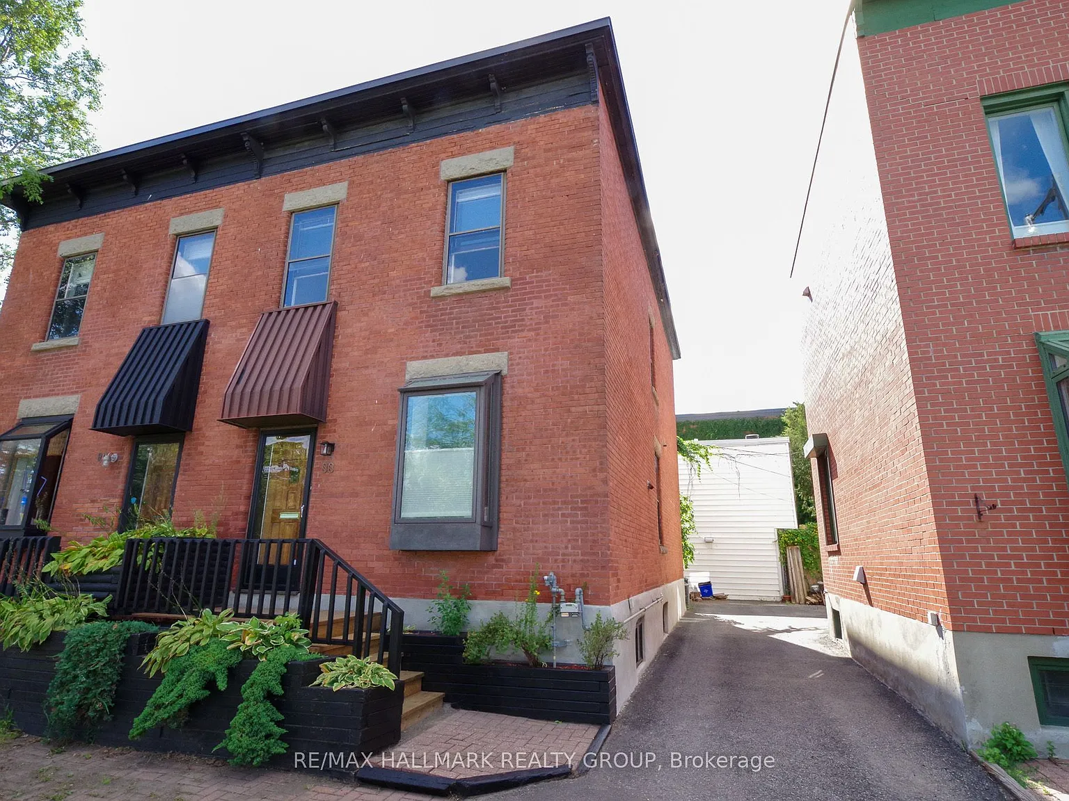 3 bed, $3,095 — Photo 1