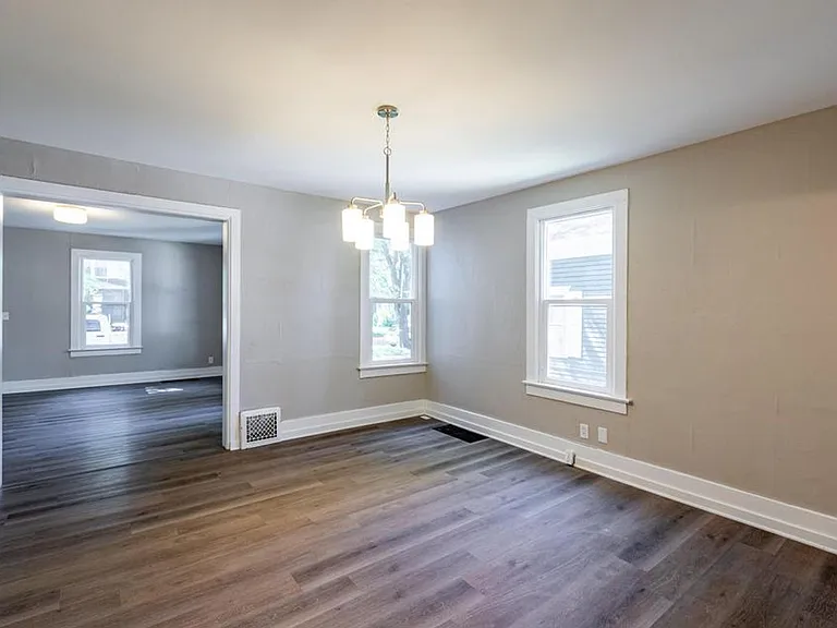 1512 Charles St — Photo 10