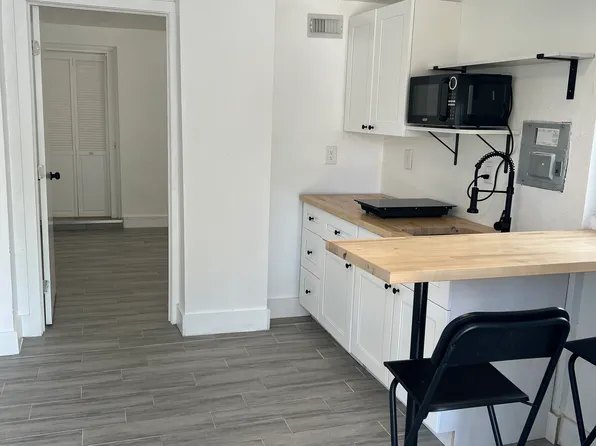 3366 SW 25th St #2, Miami, FL 33133