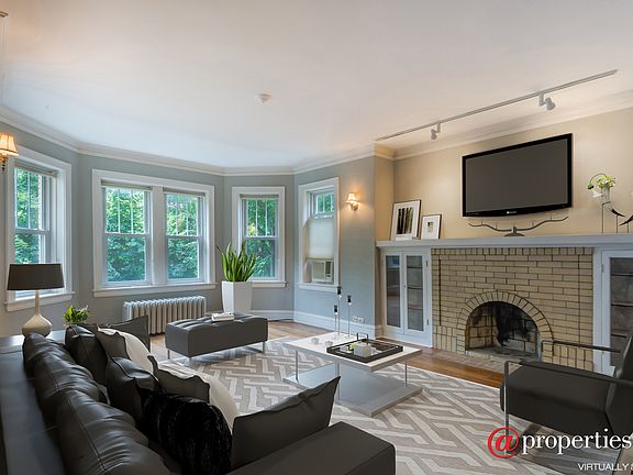 2nd image of 3312 N Oakley Ave #2S