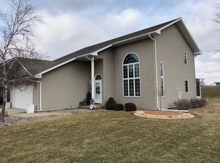 210 N Mulberry St, Herscher, IL 60941