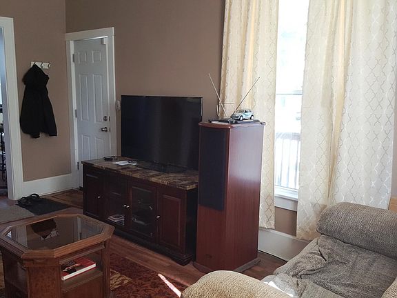 Livingroom Opposite