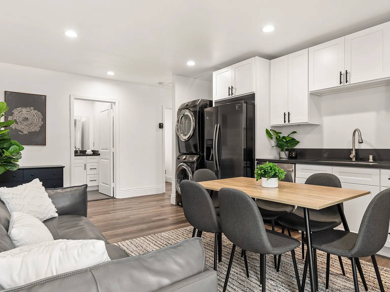 1515 Selby Avenue — Photo 4