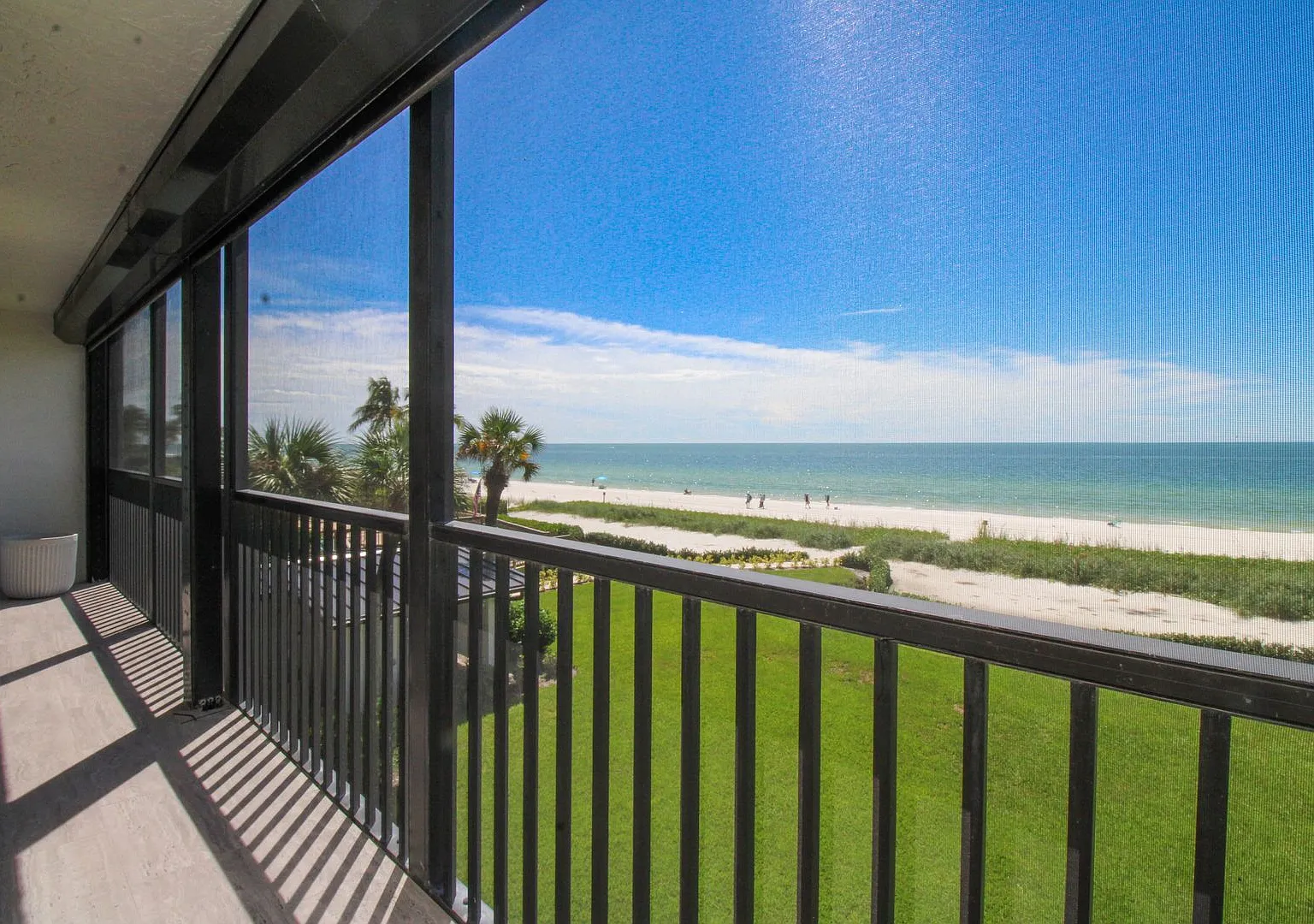 9653 Gulf Shore Dr — Photo 1