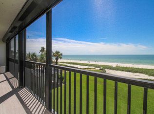 9653 Gulf Shore Dr APT 203, Naples, FL 34108