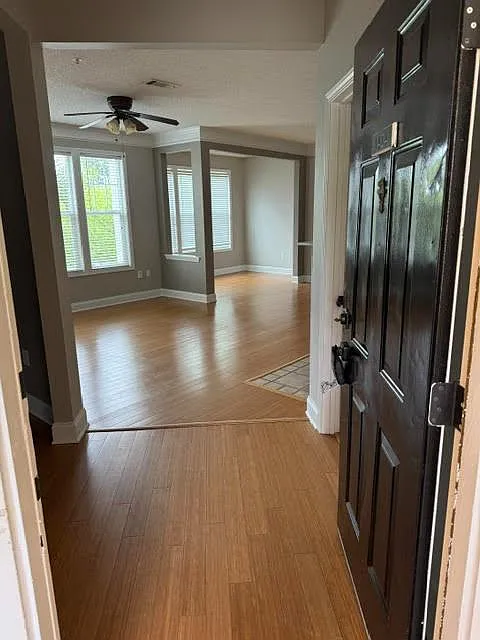 Property Photo - 1424 Rosewood Ln