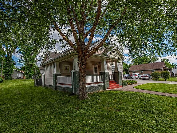3rd image of 3127 Martin Luther King Blvd