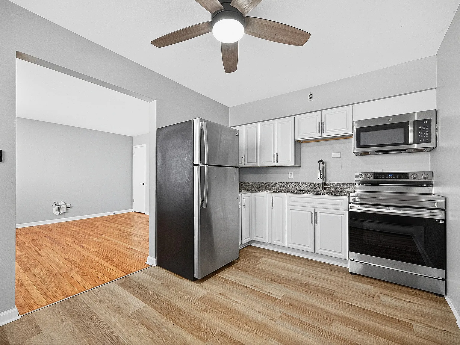 Oakley Square — Photo 1