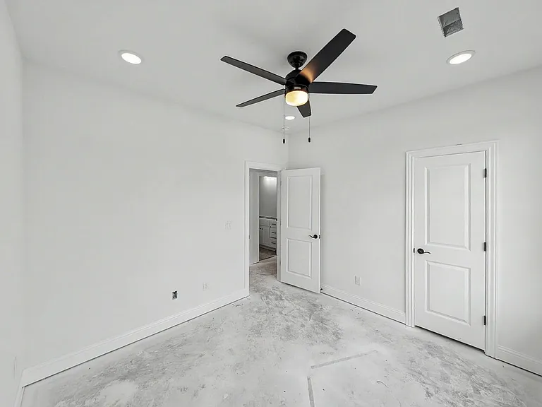 7767 Scenic Valley Ave — Photo 17