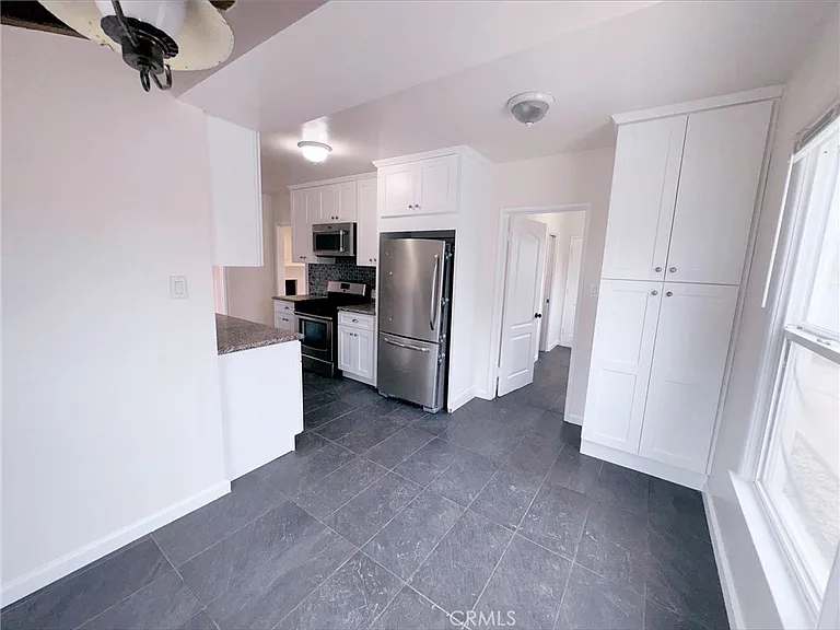 836 E Whitcomb Ave — Photo 10