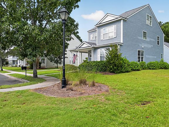 3rd image of 608 College Park Circle