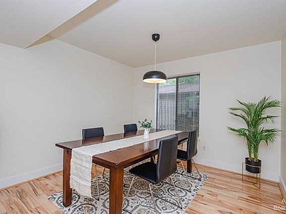 4th image of 2612 Traver Blvd
