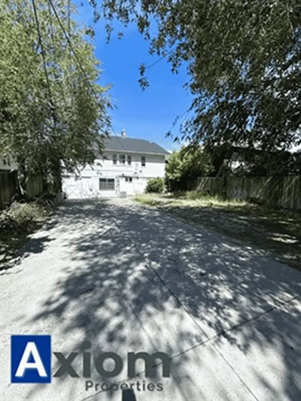 Grant 735 N — Photo 2