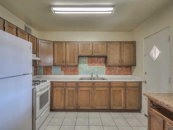 5th image of 5914 Bellamah Ave NE