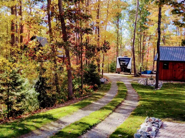 6428 Honey Ln, Johannesburg, MI 49751