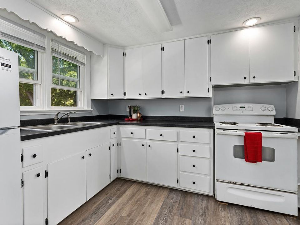 1631 W Beverley St, Staunton, VA 24401 Zillow