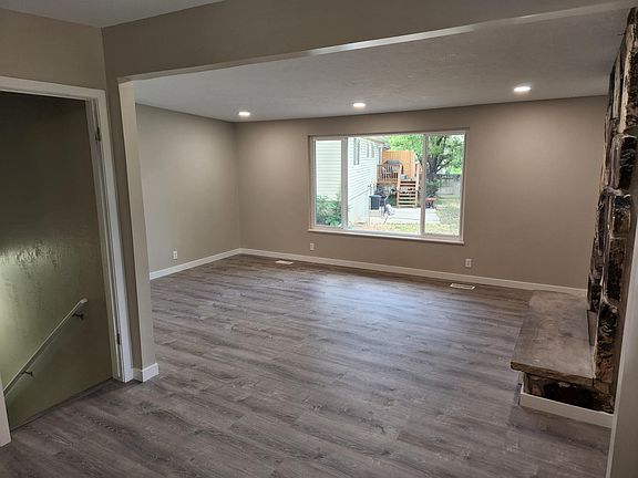 5th image of 3053 W Frederick Pl