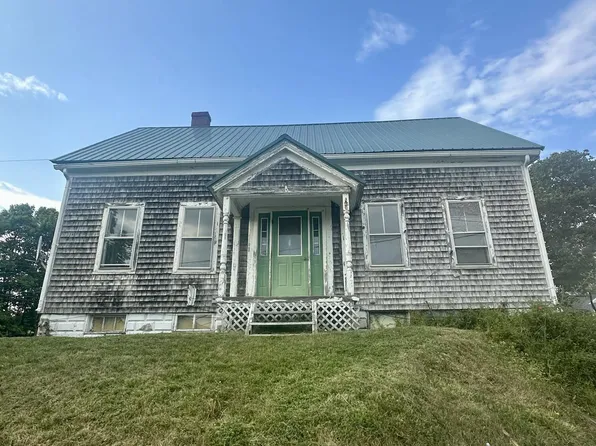 11 South Street, Eastport, ME 04631