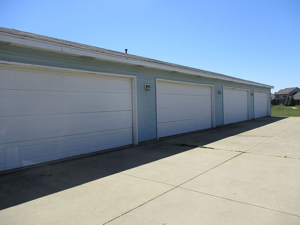1st image of 773 N Edgemere Dr