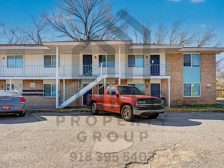 Evanston Apartments — Photo 8