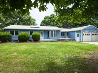 135 N Madison Rd, Guilford, CT 06437