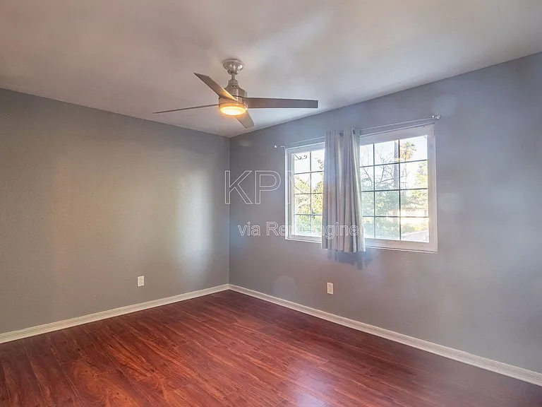 420 E Hampton St #A — Photo 14