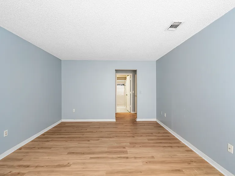 4160 Versailles Dr #4160D — Photo 12