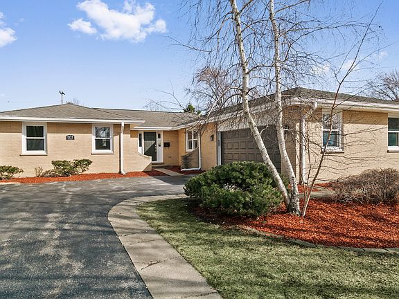 2nd image of 1333 N Ridge Ave