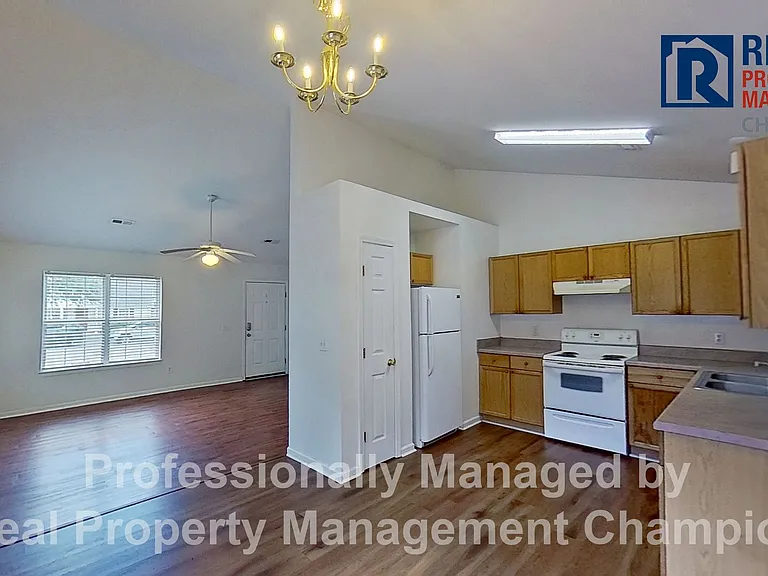 4252 Sunglow Dr — Photo 6