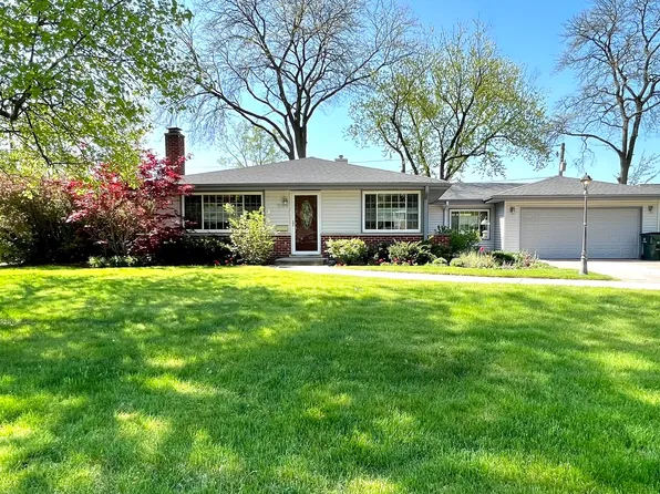 3149 Bellwood Ln, Glenview, IL 60026