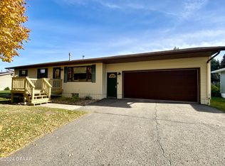 1311 11th St, Langdon, ND 58249