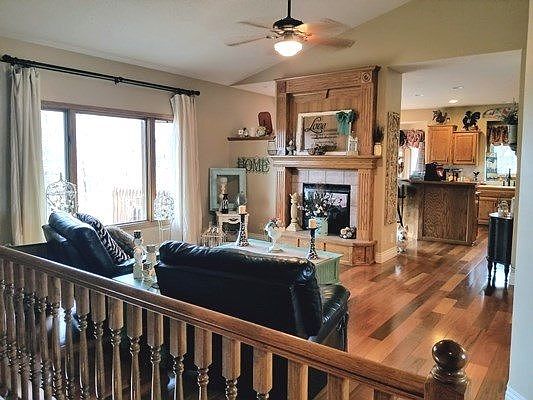 4th image of 1406 E Box Elder Ct