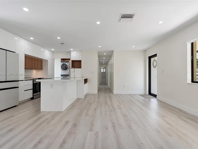 256 Grant Dr — Photo 16
