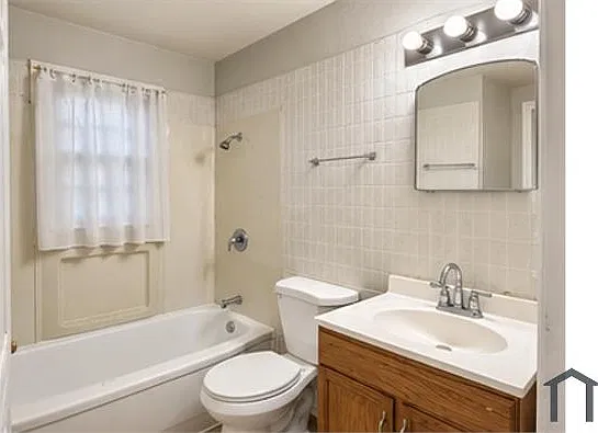 3 bed, 950 sqft, $1,250 — Photo 3