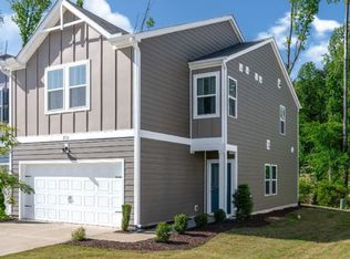 212 Brook Farm Ln, Fuquay Varina, NC 27526