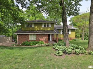 1198 N Olde Farm Rd, East Peoria, IL 61611